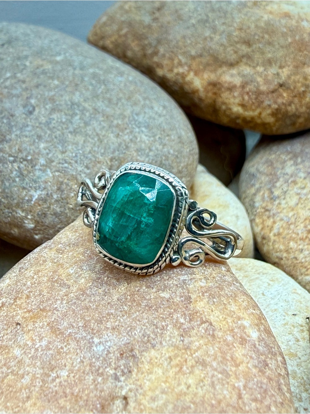 Sterling Silver Emerald Green Gemstone Ring Size9 Signed 925 NWOT Southwest Boho - Picture 7 of 17